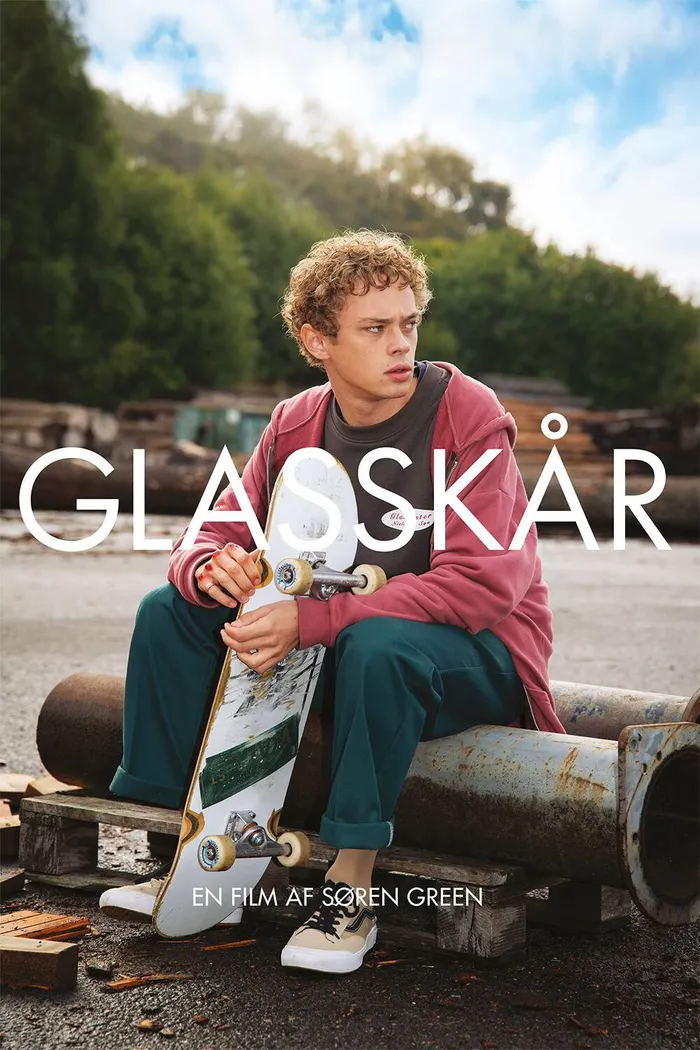 Glasskår (2024) poster